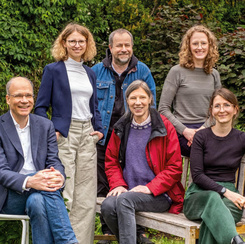 Gruppenbild Büro Blau